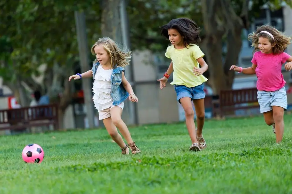 outdoor play dates