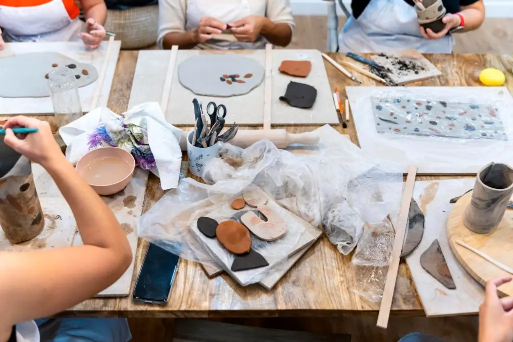 Host Arts Crafts Party