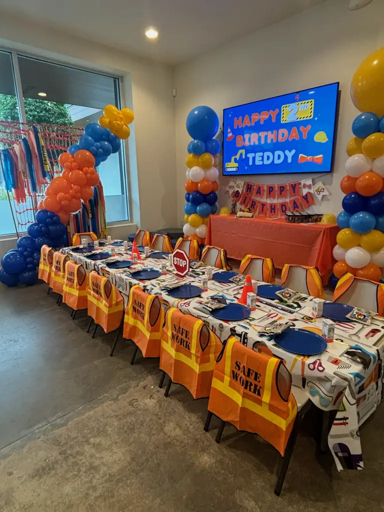 construction themed toddler birthday party at indoor playground in sandy springs, ga