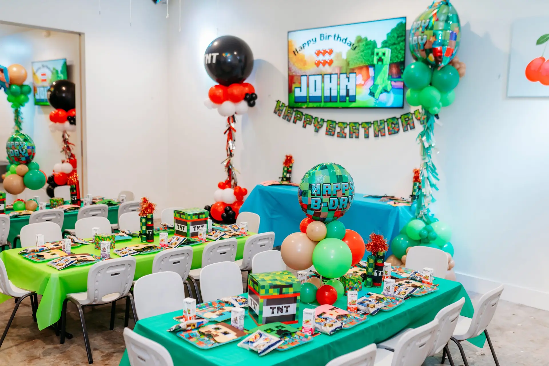 Minecraft themed Grand Celebration birthday party with two decorated rooms and full guest seating at Ready Set Fun in Sandy Springs
